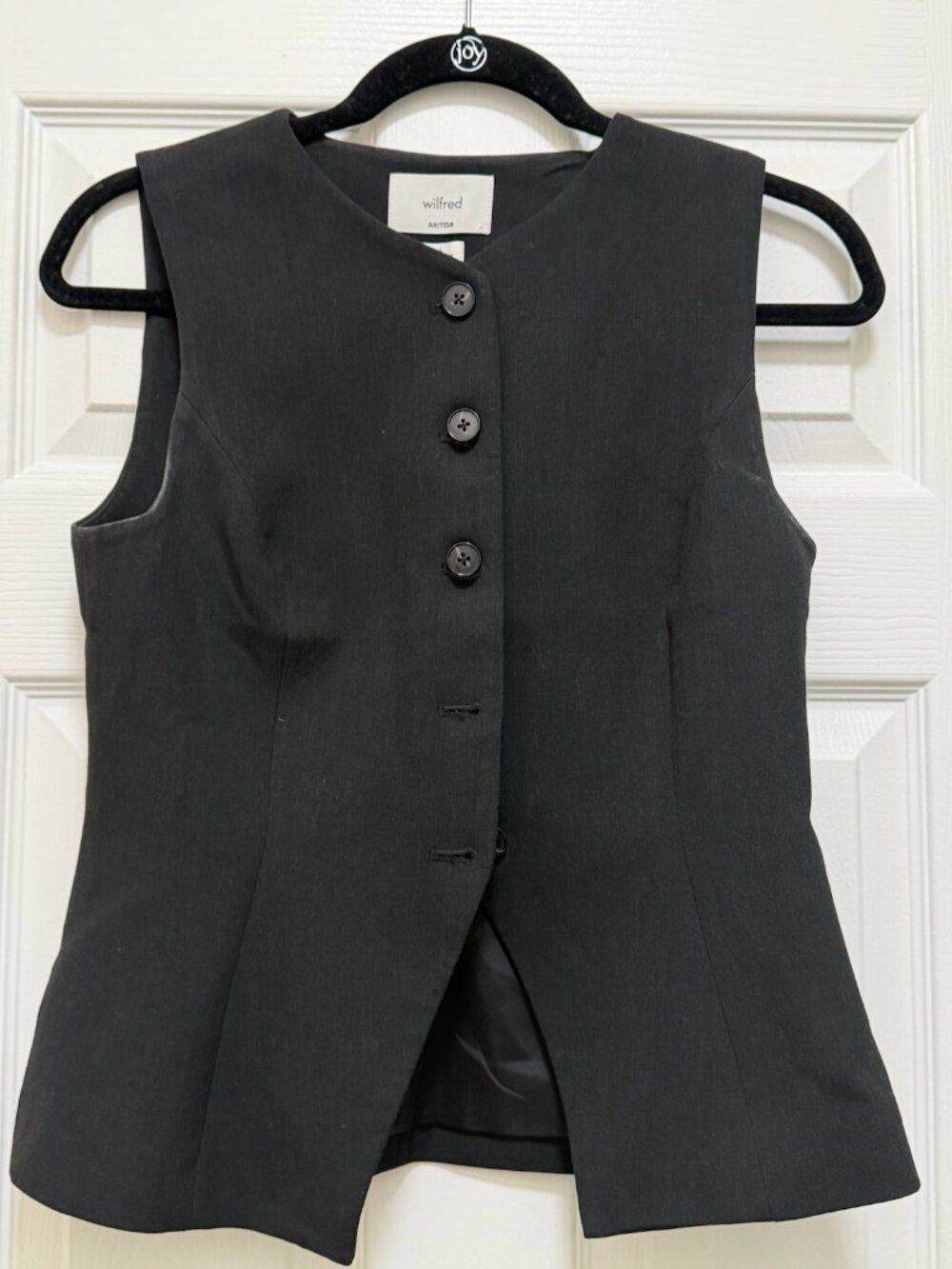 Wilfred Regal Vest - Picture 2 of 5